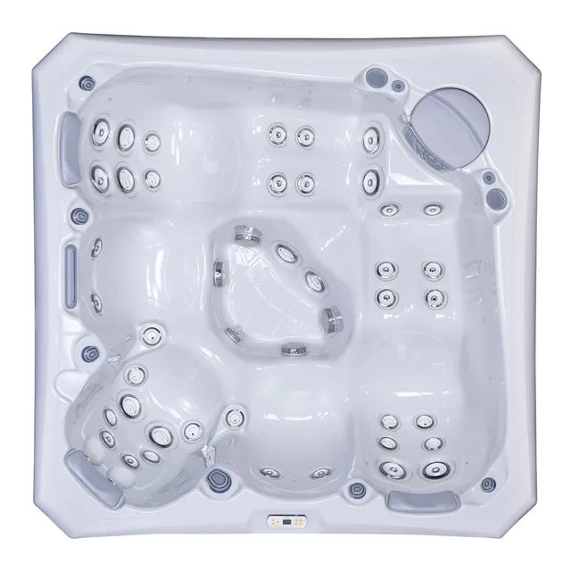 wellis-palermo-life-whirlpool-citylife-outdoor-whirlpool image 1