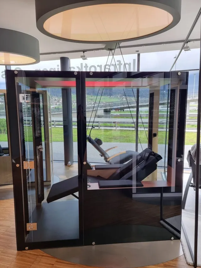physiotherm-ergo-balance-relax-air-infrarotkabine-verstellbar-zum-liegen image 1