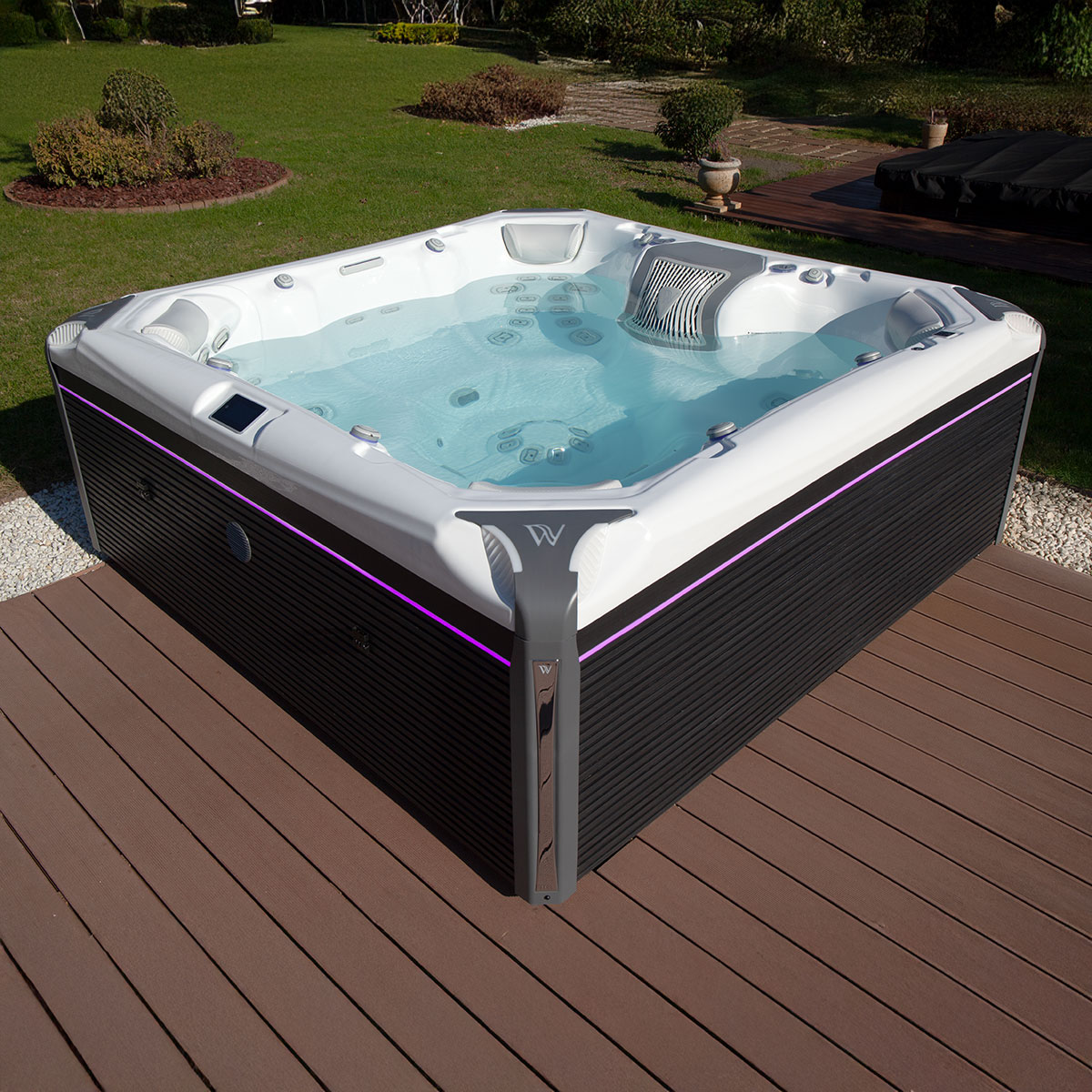 wellis-elbrus-life-outdoor-whirlpool-peaklife image 3